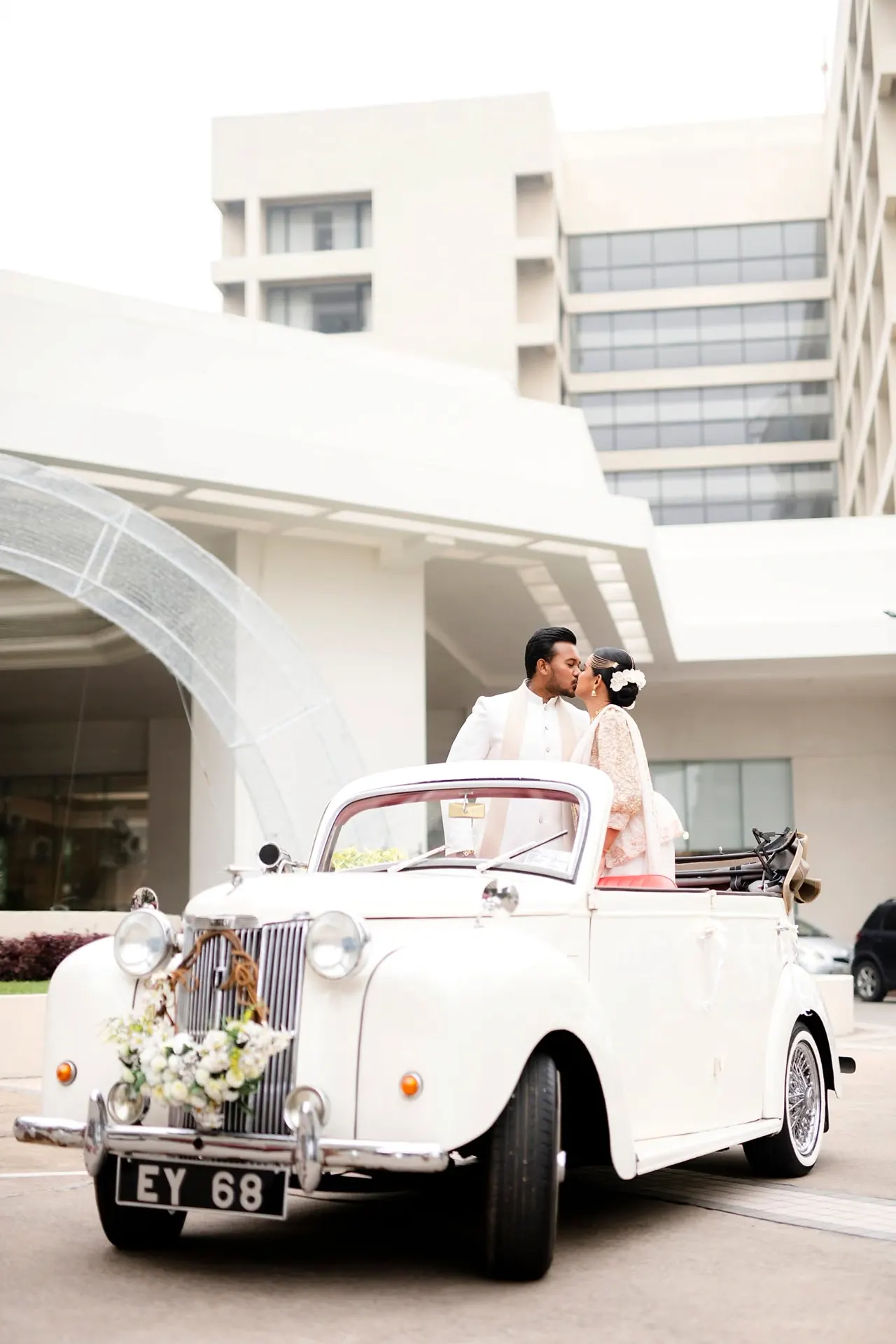 Vintage Car Send-Off at Hotel Entrance, Colombo, Sri Lanka